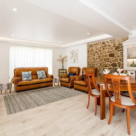 Casa Da Varanda بيت للعطل